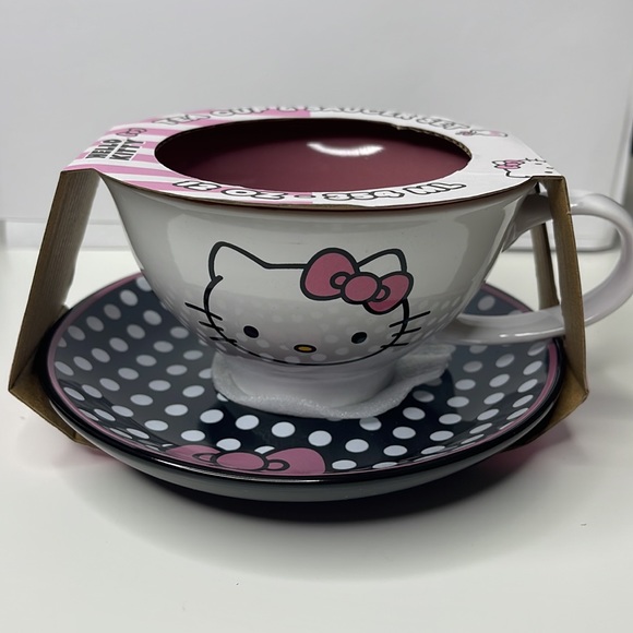 New Hello Kitty Tea cup & saucer set 12oz - Picture 3 of 16